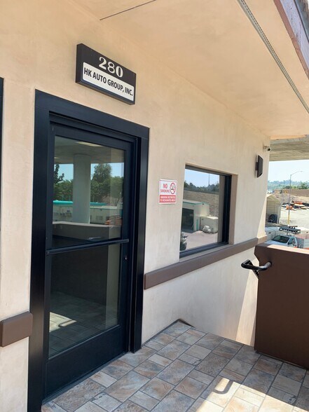 21450 Golden Springs Dr, Walnut, CA à louer - Photo du bâtiment - Image 3 de 7