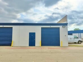 1663 Hickory Dr, Haltom City, TX for lease Building Photo- Image 2 of 2
