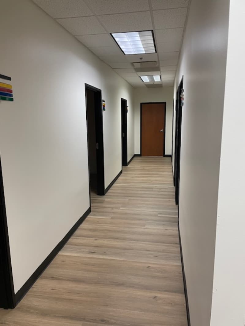 2 St Mark's Pl, La Grange, TX for lease Interior Photo- Image 1 of 5