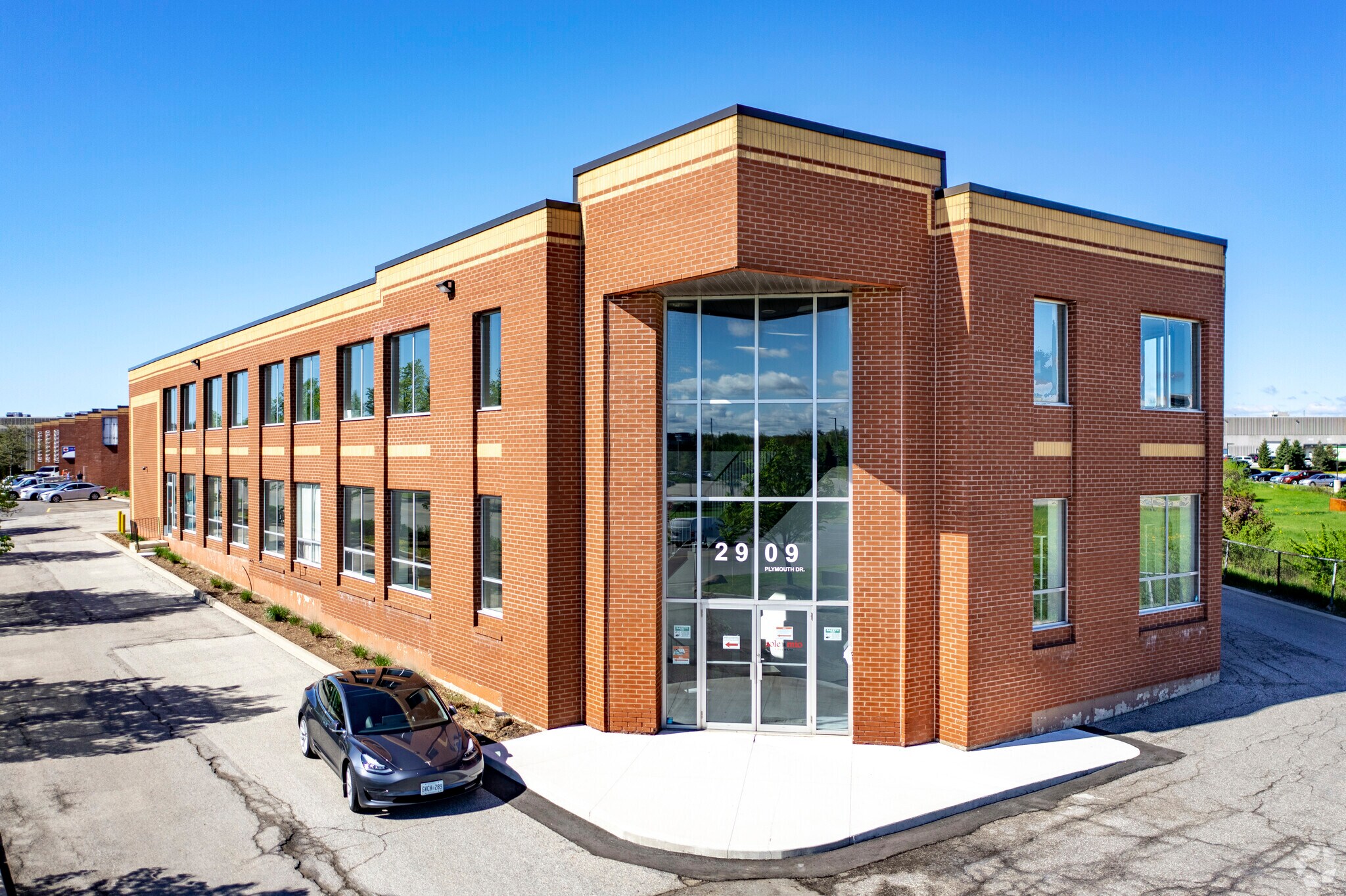 2909 Plymouth Dr, Oakville, ON for sale Primary Photo- Image 1 of 1