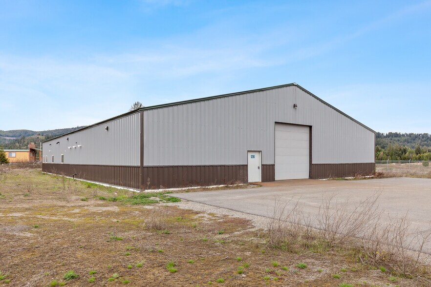 275 Industrial Park Ave, Spirit Lake, ID à vendre - Photo du bâtiment - Image 3 de 29