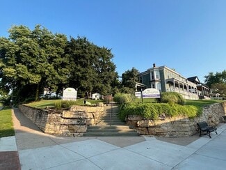 More details for 208 N Cody Rd, Le Claire, IA - Retail for Sale