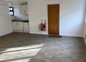 Coombe Hill Rd, East Grinstead for lease Interior Photo- Image 2 of 2