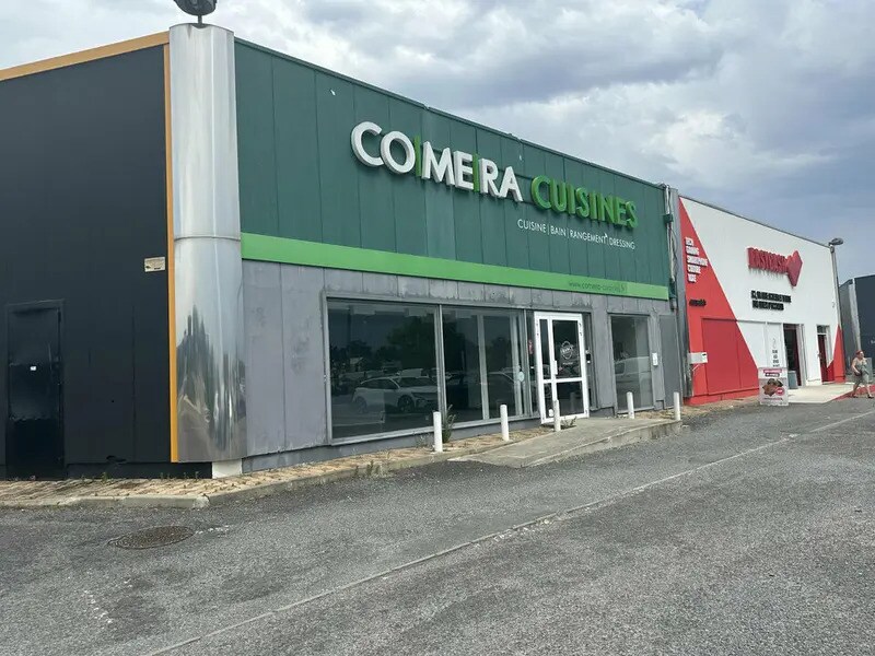 Retail in Mérignac for lease Building Photo- Image 1 of 6