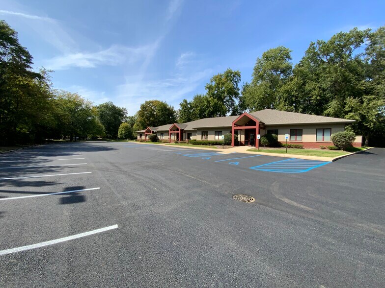 3436-3500 Granite Cir, Toledo, OH à vendre - Photo du bâtiment - Image 3 de 53