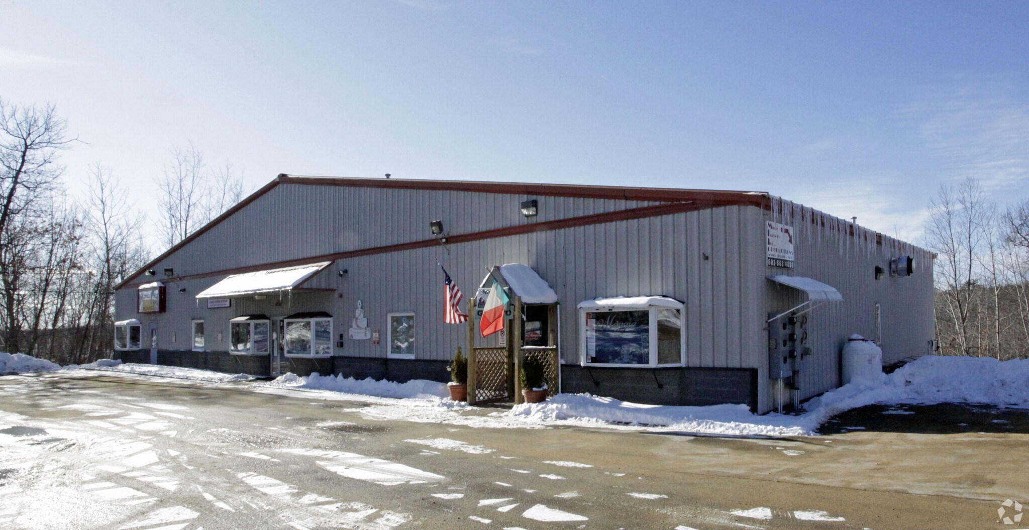 114 Londonderry Tpke, Hooksett, NH à vendre Photo du bâtiment- Image 1 de 1