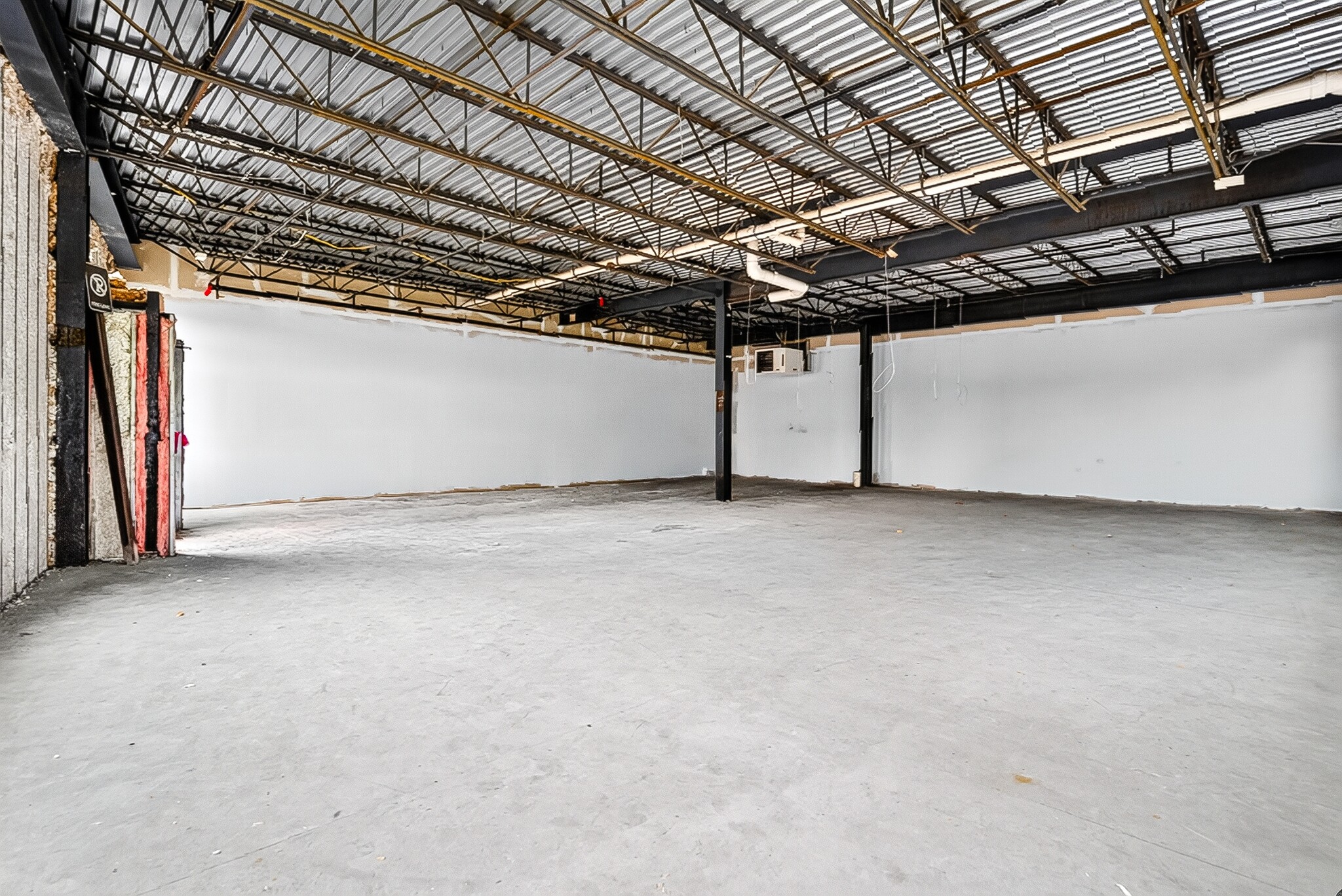1450 Farr Rd, Norton Shores, MI for lease Interior Photo- Image 1 of 11