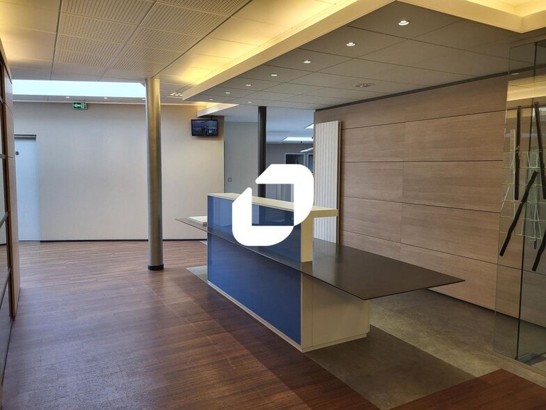 Rue Delesalle, La Madeleine for sale - Interior Photo - Image 3 of 13