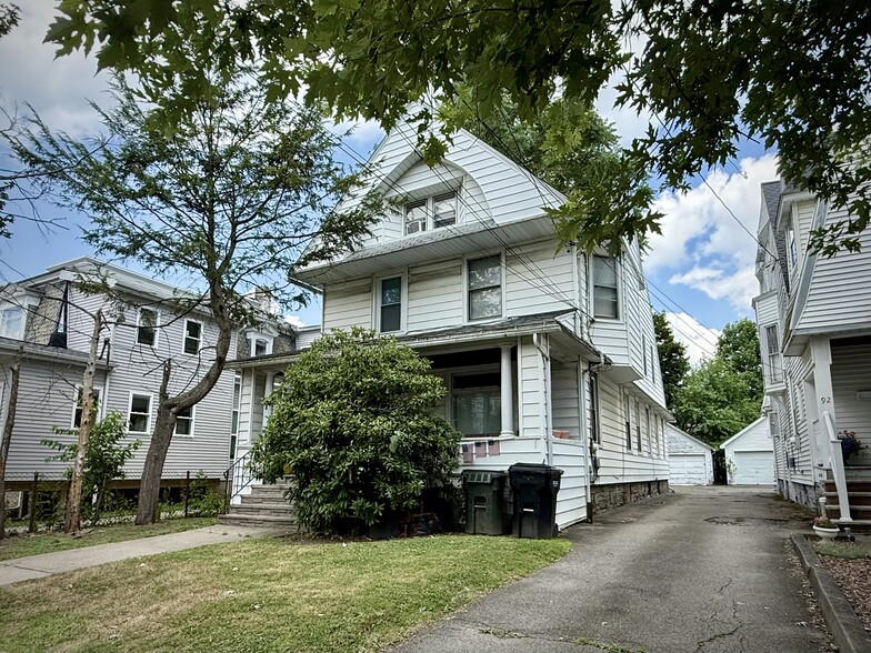 Binghamton Student Housing Trio portefeuille de 3 propriétés à vendre sur LoopNet.ca - Photo du bâtiment - Image 3 de 62