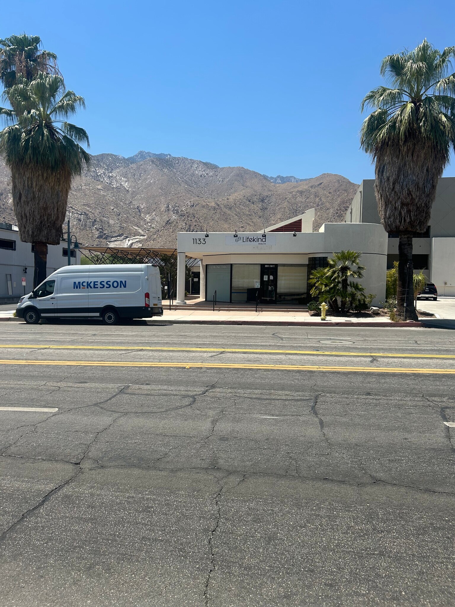 1133 N Palm Canyon Dr, Palm Springs, CA à louer Photo du bâtiment- Image 1 de 37