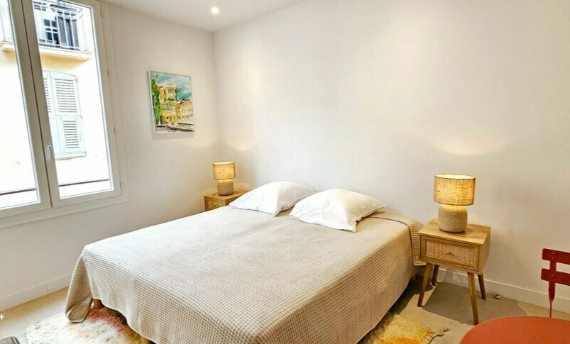 Flex in Cannes for sale - Interior Photo - Image 3 of 8