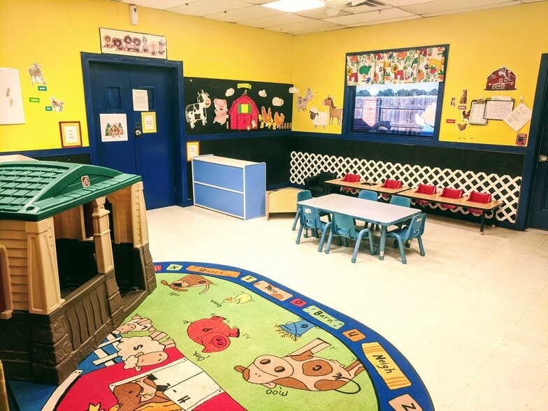 1804 NW 52nd St, Lawton, OK for sale - Building Photo - Image 3 of 14