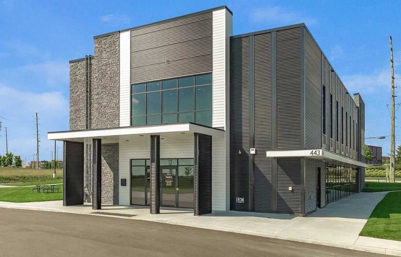 443 Bayview Dr, Barrie, ON à vendre Photo principale- Image 1 de 1