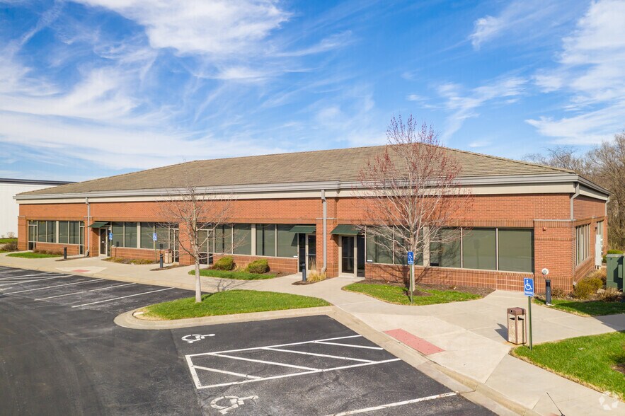 13621 S Mur Len Rd, Olathe, KS à vendre - Photo principale - Image 1 de 5