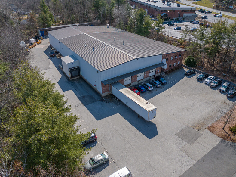 3 Industrial Way, Salem, NH for lease - Building Photo - Image 1 of 8