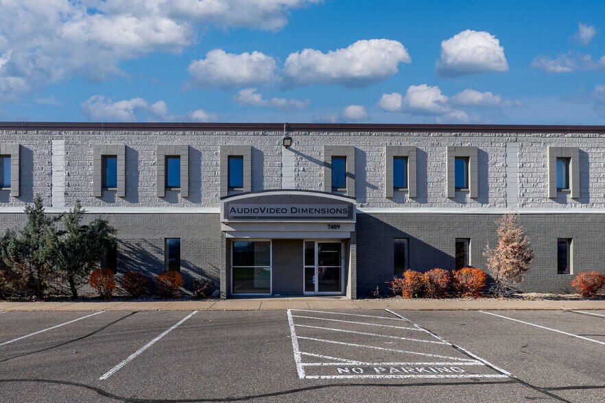 7401-7435 Washington Ave S, Edina, MN à louer - Photo du bâtiment - Image 2 de 3