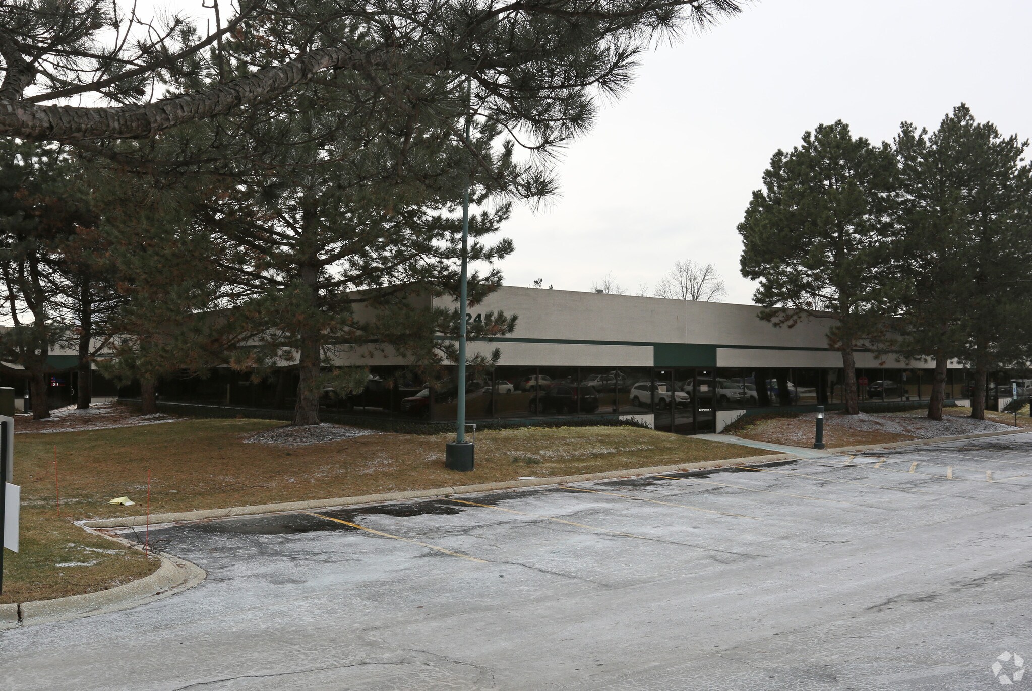 2245 Enterprise Dr, Westchester, IL à louer Photo du bâtiment- Image 1 de 7