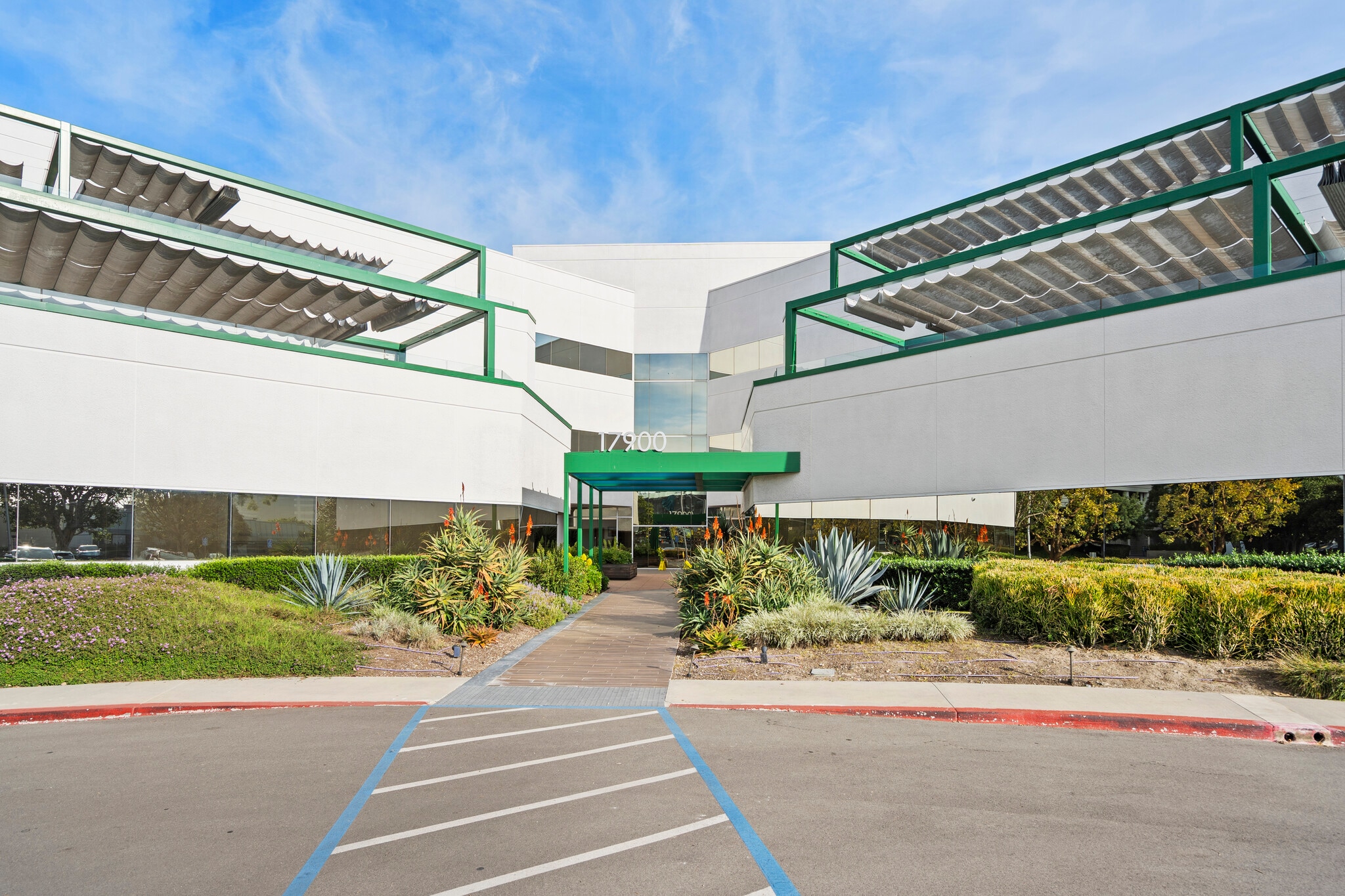 17900 Von Karman Ave, Irvine, CA for lease Primary Photo- Image 1 of 11