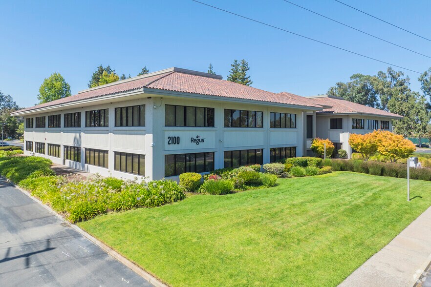 2100 Geng Rd, Palo Alto, CA à louer - Photo du bâtiment - Image 2 de 19