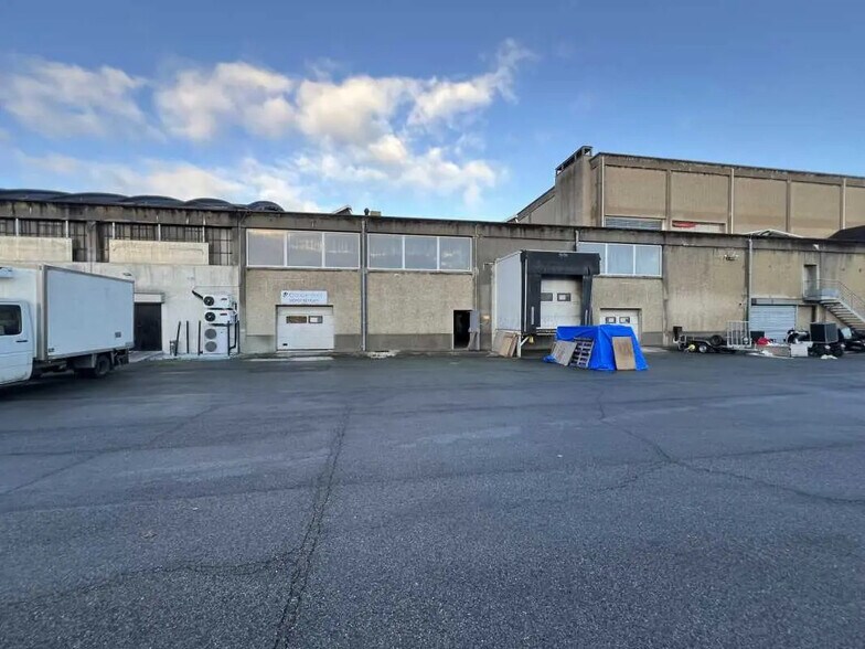 160 Avenue Paul Vaillant Couturier, La Courneuve à louer - Photo du bâtiment - Image 3 de 35