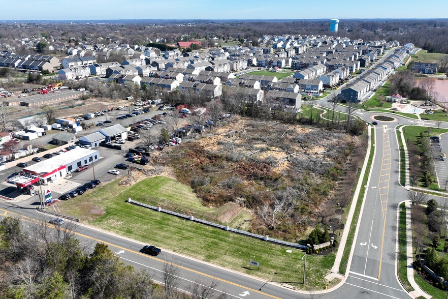 8910 Bradley Manor Pl, Manassas, VA for sale - Construction Photo - Image 2 of 3