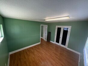 500 Ardice Ave, Eustis, FL à louer Photo intérieure- Image 2 de 4