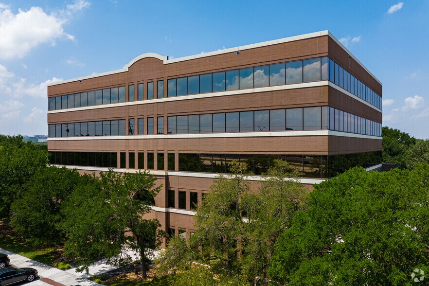 5316 Hwy 290 W, Austin, TX à louer - Photo du bâtiment - Image 2 de 7