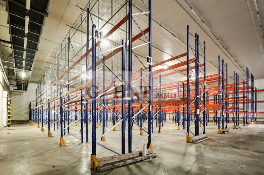 Industrial in Chilly-Mazarin for lease - Interior Photo - Image 3 of 4