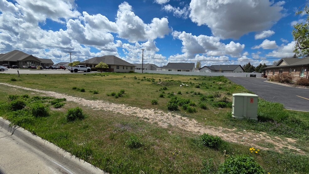 3720 Washington Pky, Idaho Falls, ID for sale - Building Photo - Image 2 of 6