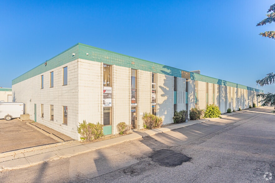 12017 160 St NW, Edmonton, AB for lease - Primary Photo - Image 1 of 4