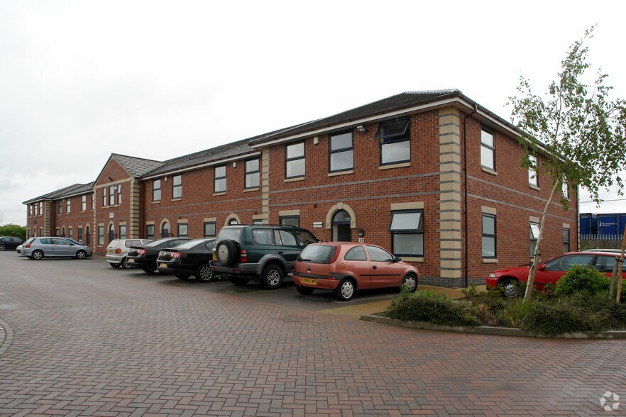 Telford Court portefeuille de 25 propriétés à vendre sur LoopNet.ca - Photo principale - Image 2 de 3