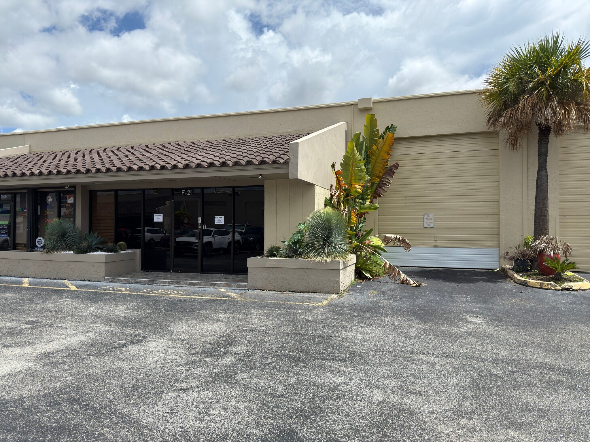 6157 NW 167th St, Miami Lakes, FL à vendre Photo du bâtiment- Image 1 de 1