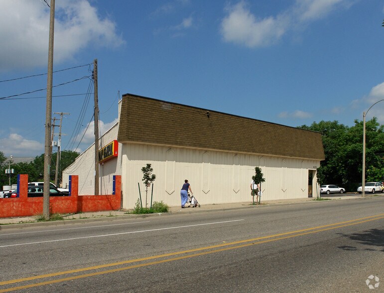 425 Stocking Ave NW, Grand Rapids, MI à vendre - Photo du bâtiment - Image 2 de 5