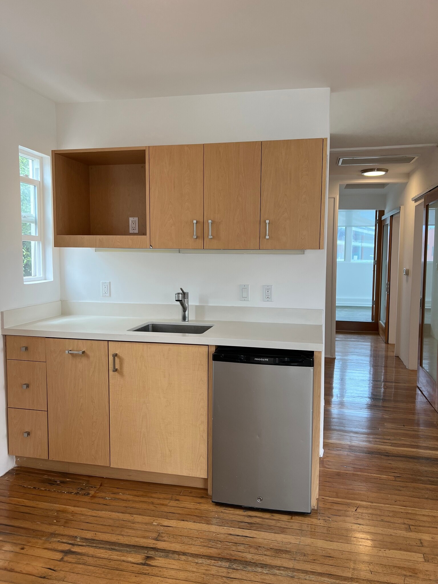 1413 Abbot Kinney Blvd, Venice, CA for lease Interior Photo- Image 1 of 7