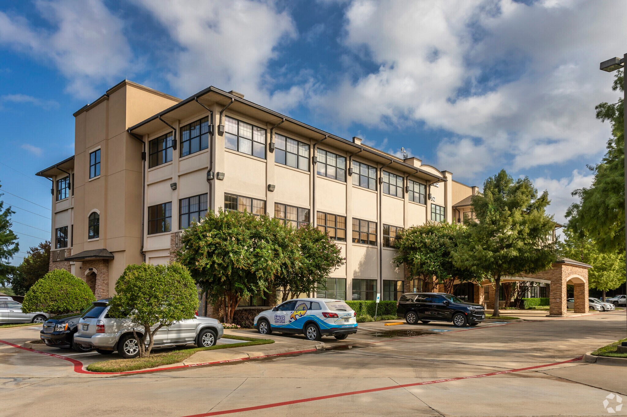 1452 Hughes Rd, Grapevine, TX à louer Photo du bâtiment- Image 1 de 24
