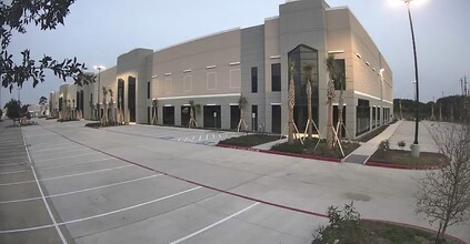 9220 Kirby Dr, Houston, TX for lease Interior Photo- Image 2 of 5