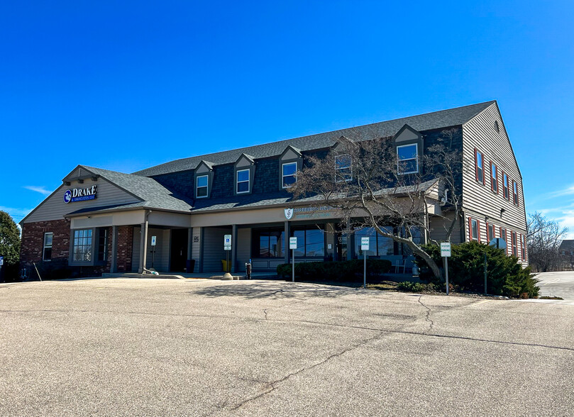 1339-1341 W Mequon Rd, Mequon, WI for lease - Building Photo - Image 1 of 4