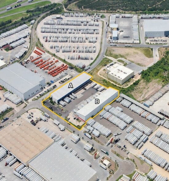 N Unitech Dr portfolio of 2 properties for sale on LoopNet.ca - Building Photo - Image 3 of 14