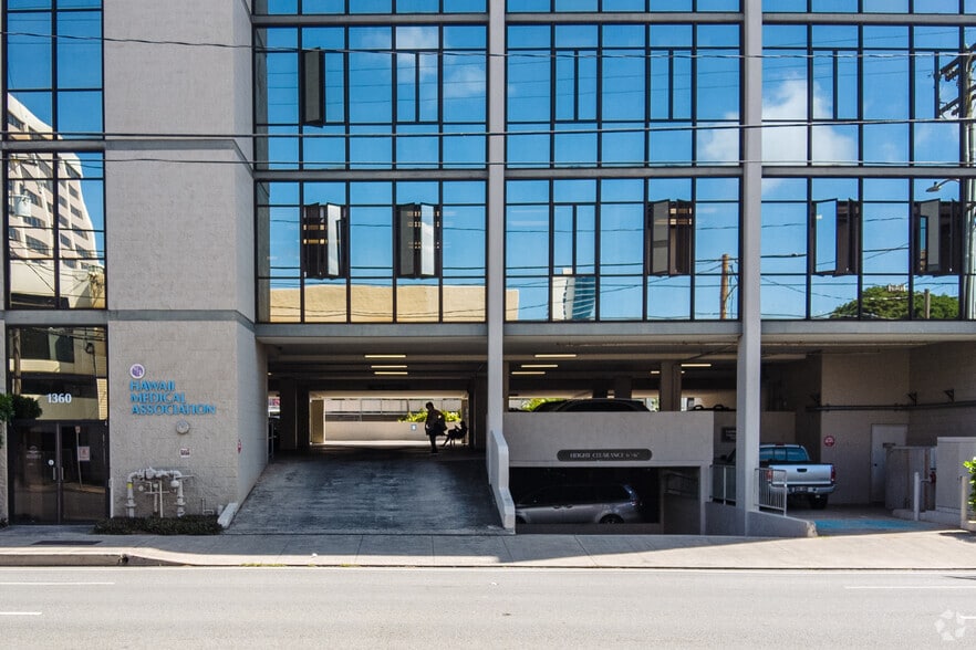 1360 S Beretania St, Honolulu, HI for lease - Building Photo - Image 2 of 2