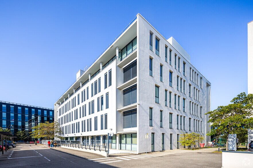 Bureau dans Villeurbanne à louer - Photo du bâtiment - Image 3 de 3