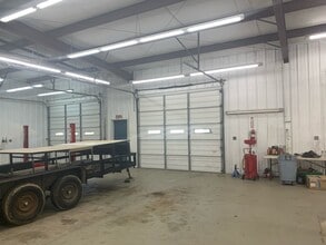 123 E Plymouth Rd, Columbus, MS for lease Interior Photo- Image 2 of 8