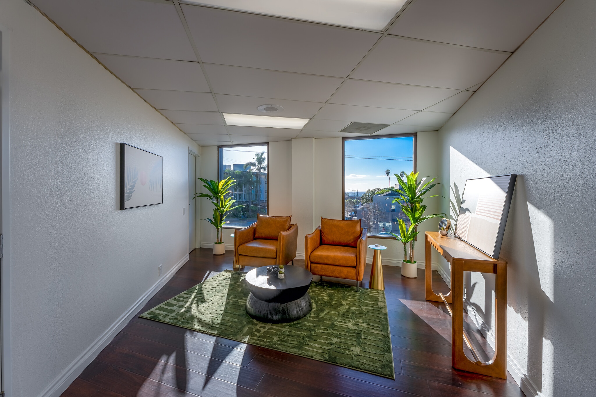 7301 Girard Ave, La Jolla, CA à louer Photo intérieure- Image 1 de 22