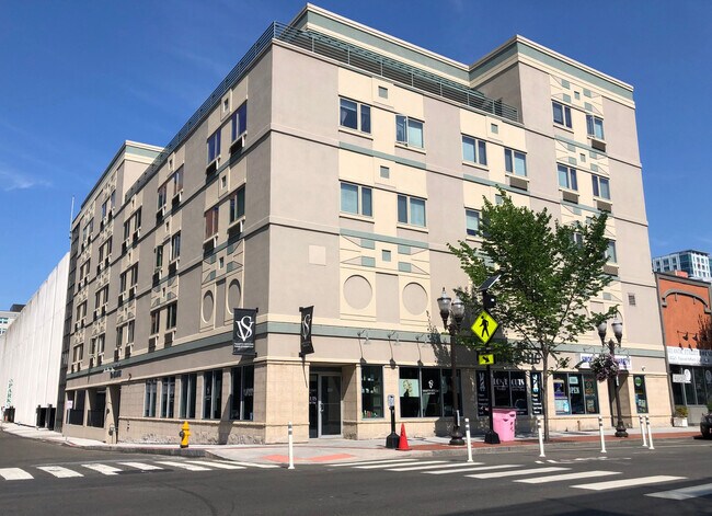 Plus de détails pour 225 Atlantic St, Stamford, CT - Commerce de détail à louer