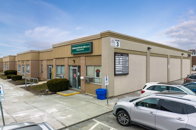Plus de détails pour 2446 Cawthra Rd, Mississauga, ON - Industriel à louer