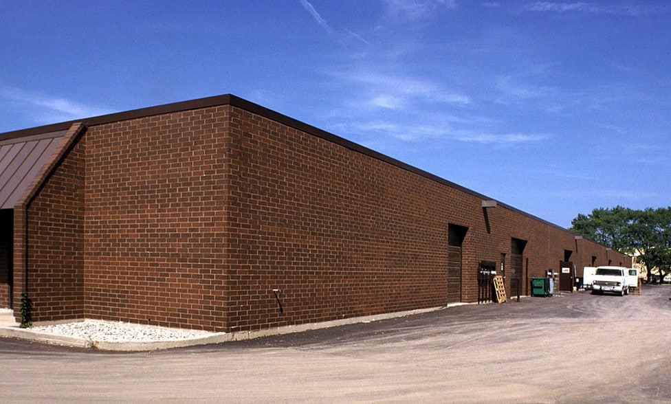 281-339 Messner Dr, Wheeling, IL à louer - Photo du bâtiment - Image 2 de 6