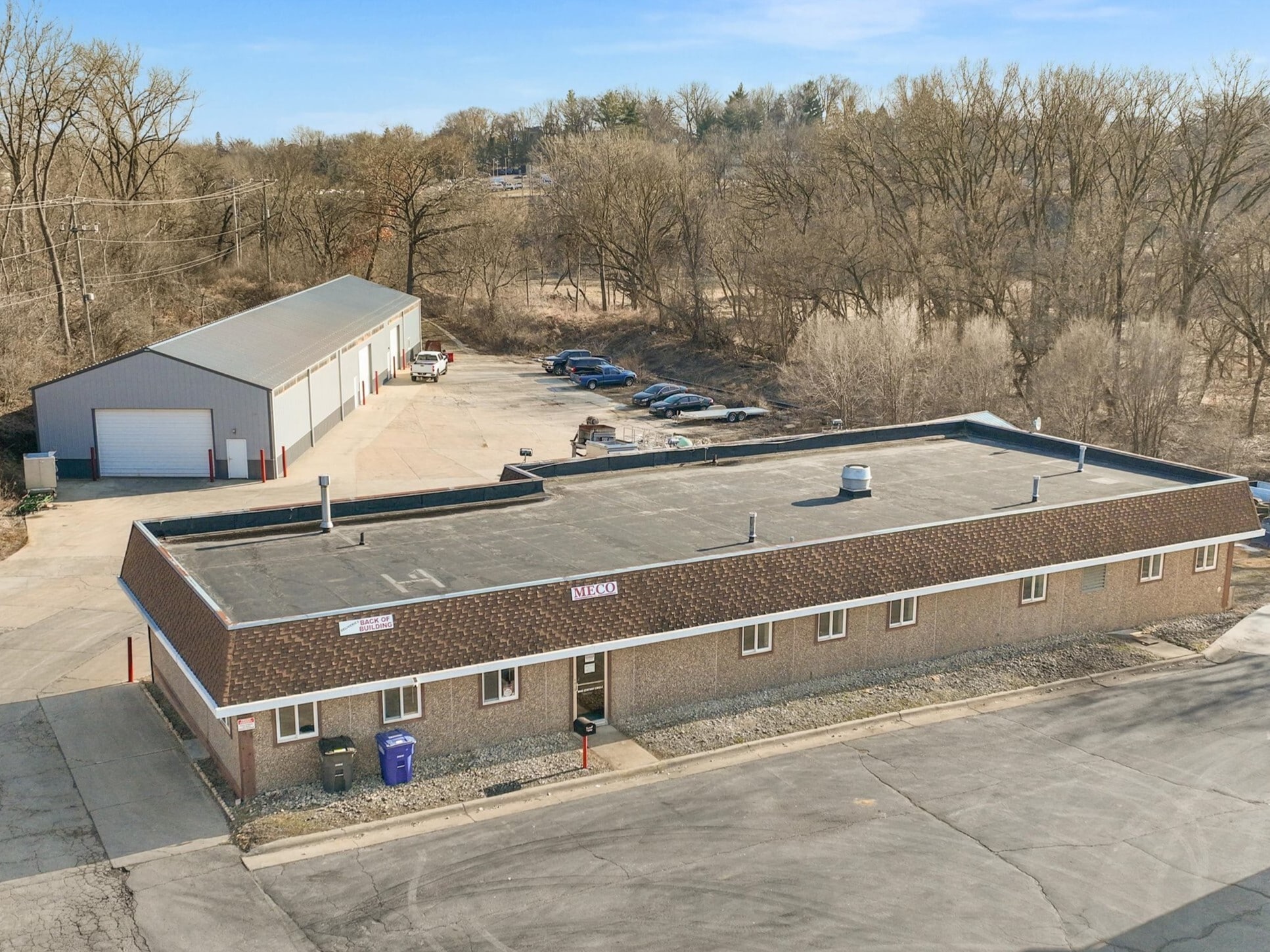 1000 Century Cir, Dubuque, IA for lease Primary Photo- Image 1 of 28
