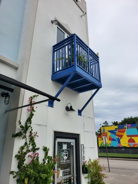 3386 S Douglas Rd, Miami, FL for sale - Building Photo - Image 3 of 6