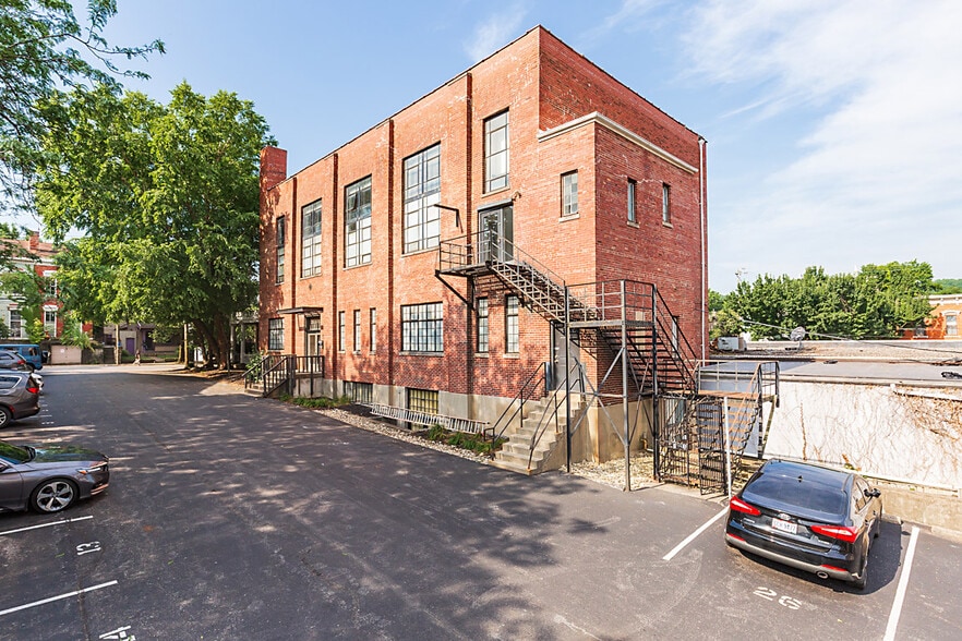 118 W 5th St, Covington, KY for lease - Building Photo - Image 1 of 12