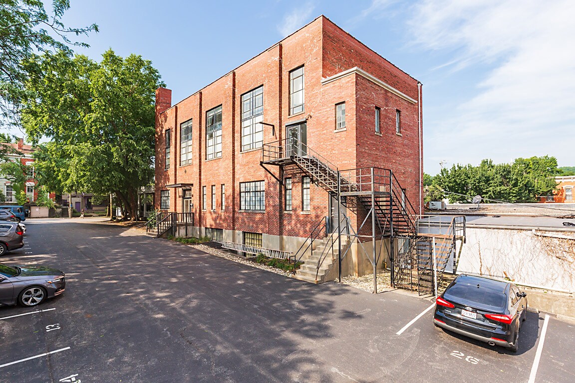 118 W 5th St, Covington, KY for lease Building Photo- Image 1 of 13