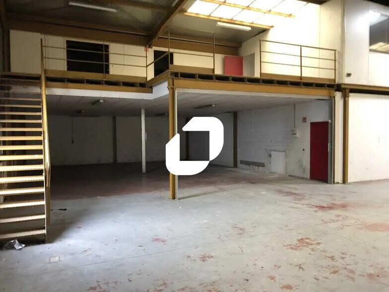 57 Avenue De La République, Vénissieux à louer - Photo du bâtiment - Image 2 de 26